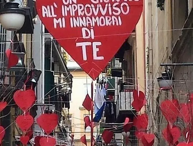 Oikos * Naples